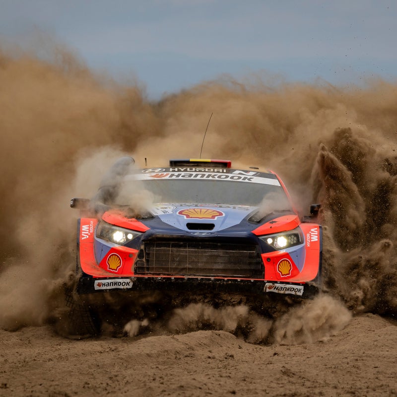 [2025 WRC 3R] 현대팀 누빌과 타낙, 극악 난이도의 사파리 랠리에서 더블 포디엄을 달성하다