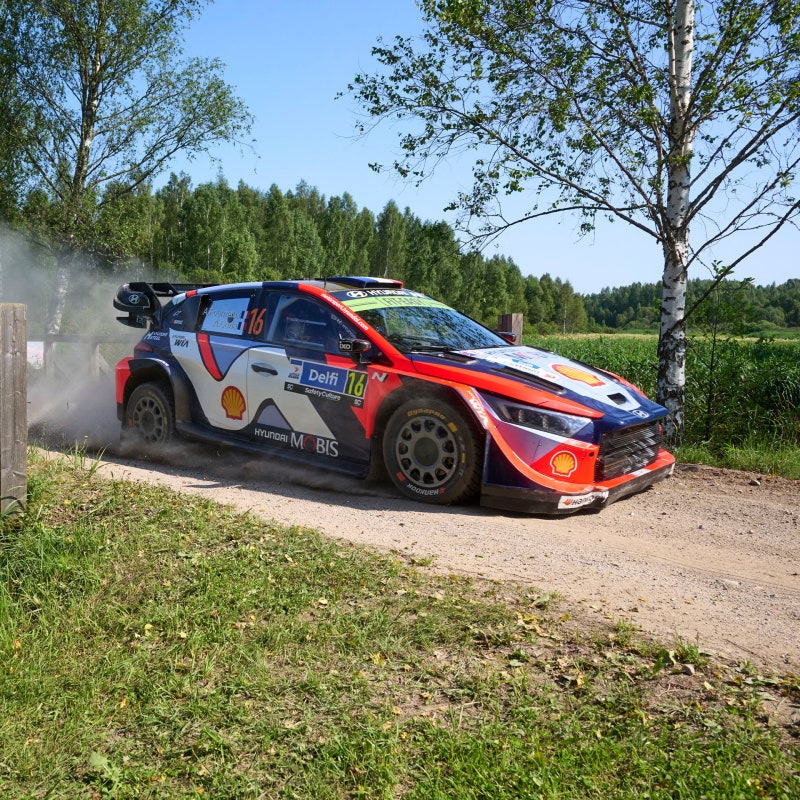 [2025 WRC 8R] 오트 타낙, 홈그라운드 에스토니아 랠리에서 챔피언십 선두로 부상하다
